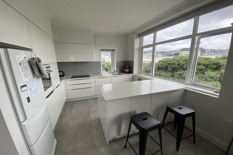 Photo of property in Fountain Court, 1/48 Oriental Parade, Oriental Bay, Wellington, 6011