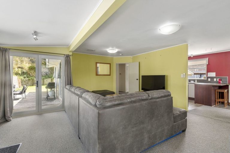 Photo of property in 41 Hartford Crescent, Totara Park, Upper Hutt, 5018