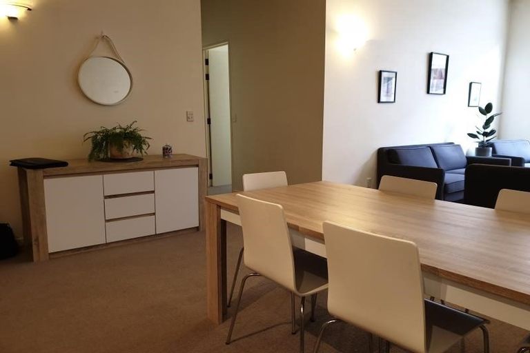 Photo of property in 2/37 Majoribanks Street, Mount Victoria, Wellington, 6011