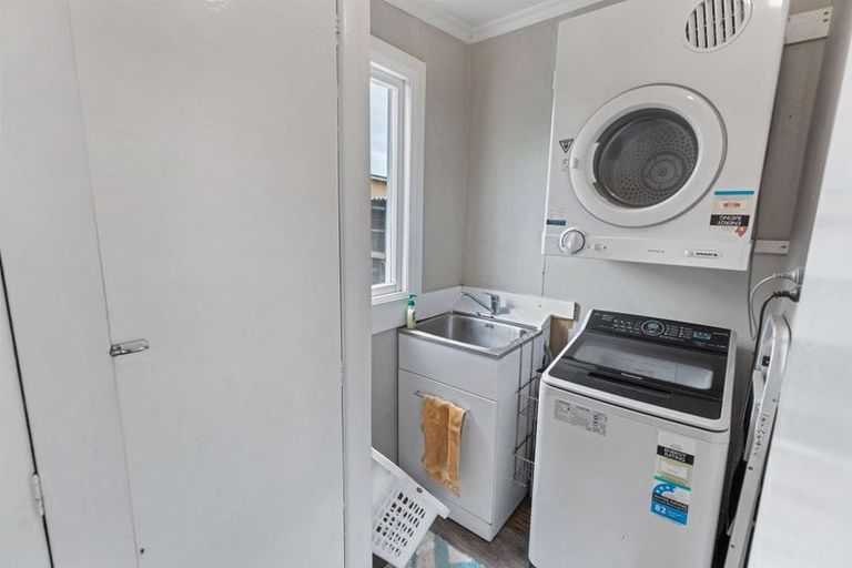 Photo of property in 2 Moore Avenue, Tawhero, Whanganui, 4501