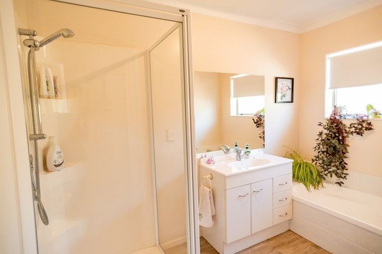 Photo of property in 20 Kauri Grove, Coromandel, 3506
