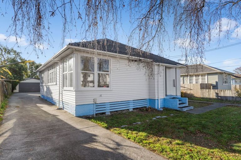 Photo of property in 18 Auburn Avenue, Upper Riccarton, Christchurch, 8041