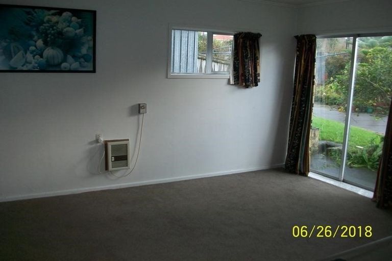 Photo of property in 40 Tomo Street, New Lynn, Auckland, 0600