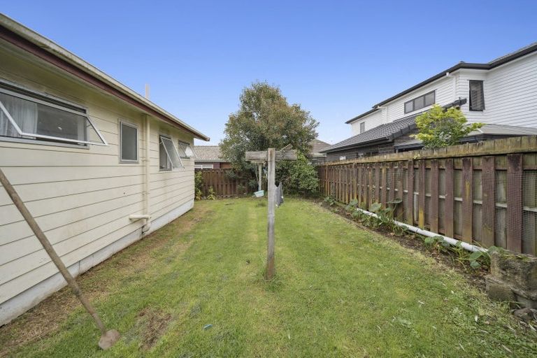 Photo of property in 4 Grande Vue Road, Papatoetoe, Auckland, 2025