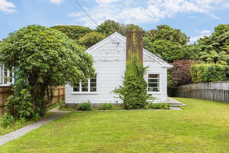 Photo of property in 67 Delhi Crescent, Khandallah, Wellington, 6035