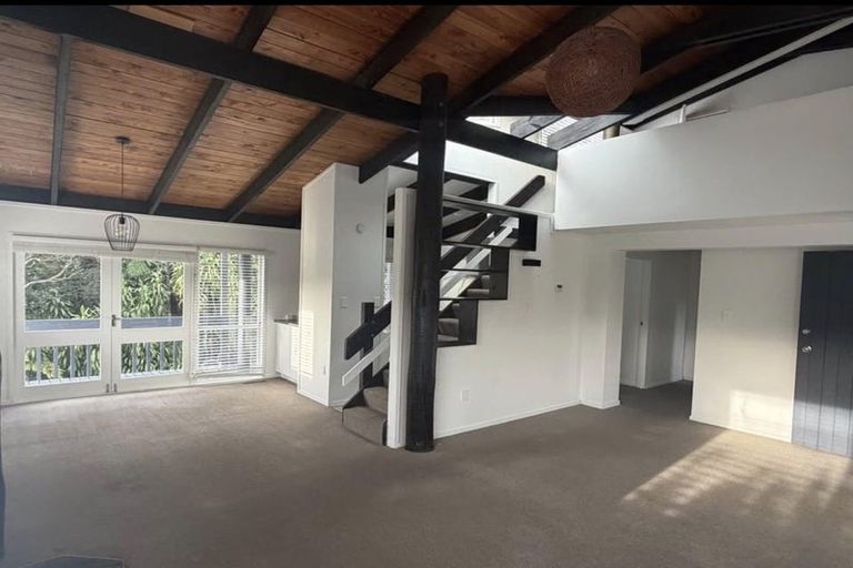 Photo of property in 2/9 Abbeygate Street, Birkdale, Auckland, 0626