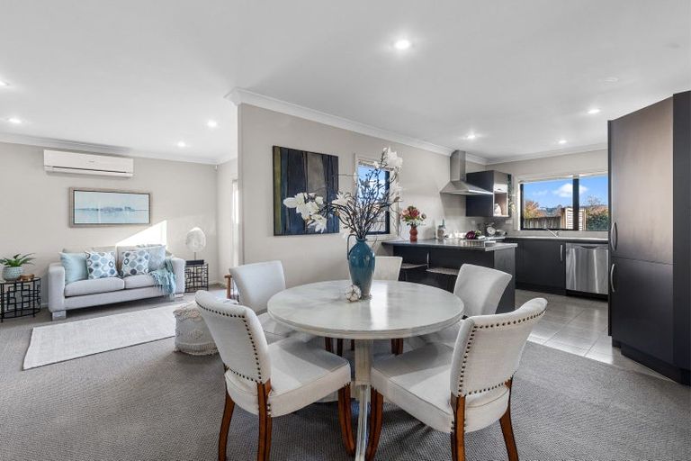 Photo of property in 22 Caldera Close, Pyes Pa, Tauranga, 3112