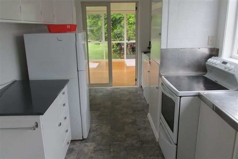 Photo of property in 17 Robertson Street, Elderslea, Upper Hutt, 5018