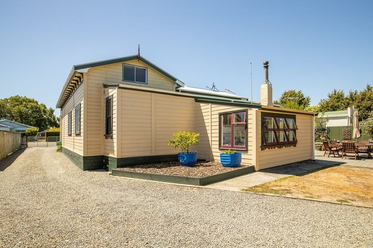 Photo of property in 43 Rhodes Street, Carterton, 5713