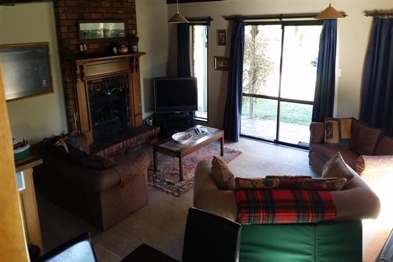 Photo of property in 231 Beacon Point Road, Wanaka, 9305