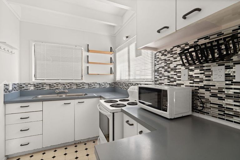 Photo of property in 2/506 Devonport Road, Tauranga South, Tauranga, 3112