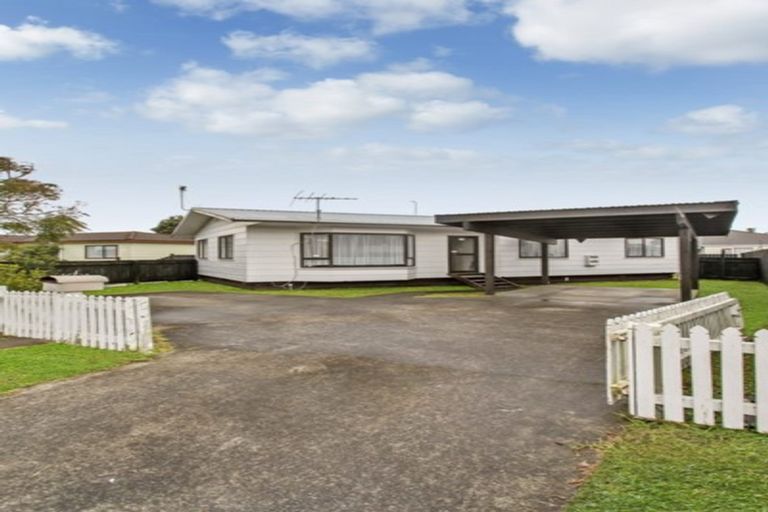 Photo of property in 96 Maplesden Drive, Clendon Park, Auckland, 2103