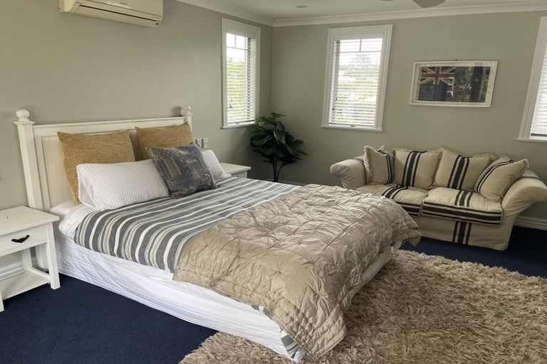 Photo of property in 44 Isobel Road, Greenhithe, Auckland, 0632