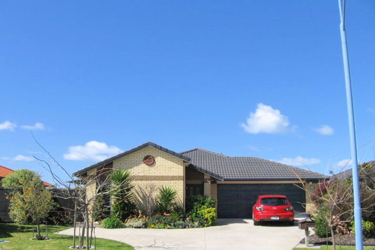 Photo of property in 31 Mcleod Place, Papamoa Beach, Papamoa, 3118