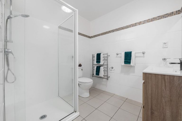 Photo of property in 2/99 Clovelly Road, Bucklands Beach, Auckland, 2012