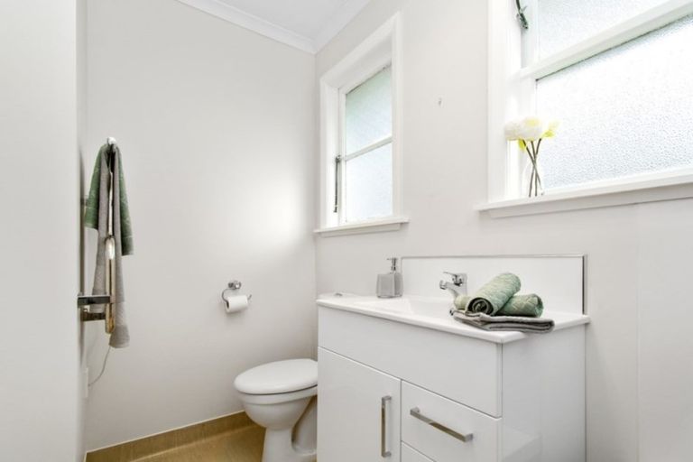 Photo of property in 360 Stokes Valley Road, Stokes Valley, Lower Hutt, 5019