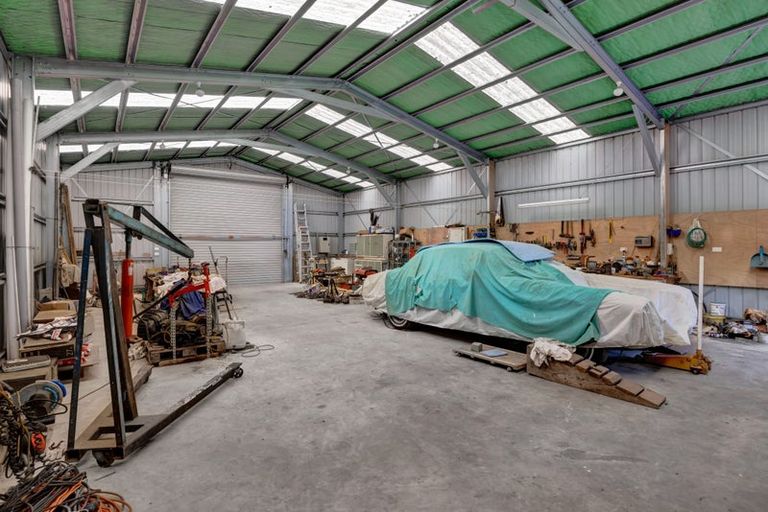 Photo of property in 218 Henwood Road, Paraite, New Plymouth, 4372