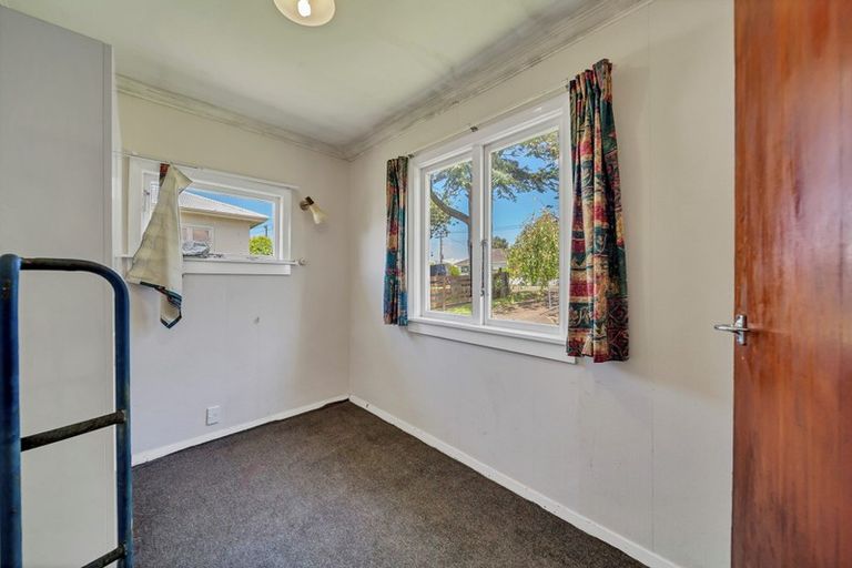 Photo of property in 12 Clifford Street, Hawera, 4610