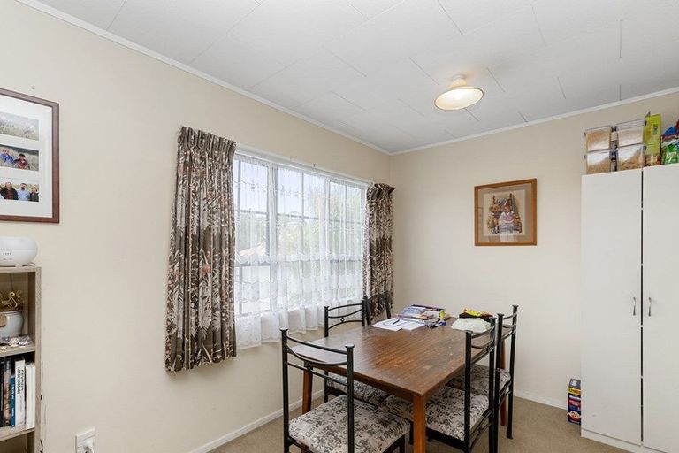 Photo of property in 14 Holmes Drive South, West Harbour, Auckland, 0618