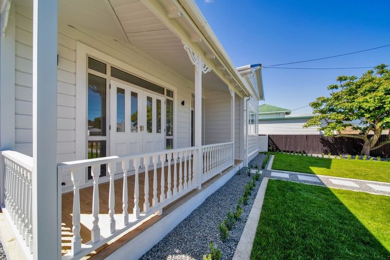 Photo of property in 56 Vogel Street, Hawera, 4610