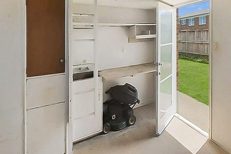 Photo of property in 2/90 Pakuranga Road, Pakuranga, Auckland, 2010