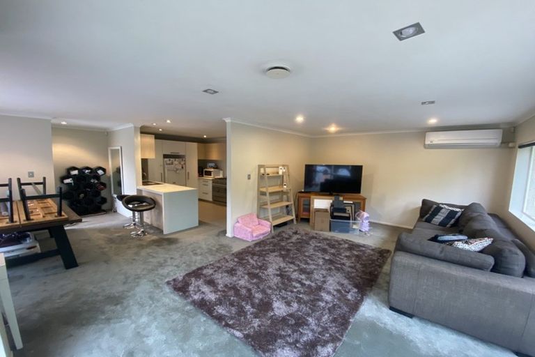 Photo of property in 5 Chloe Place, Massey, Auckland, 0614
