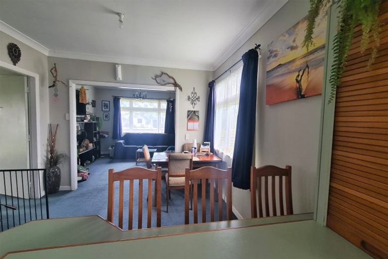 Photo of property in 10 Tennyson Street, Opunake, 4616