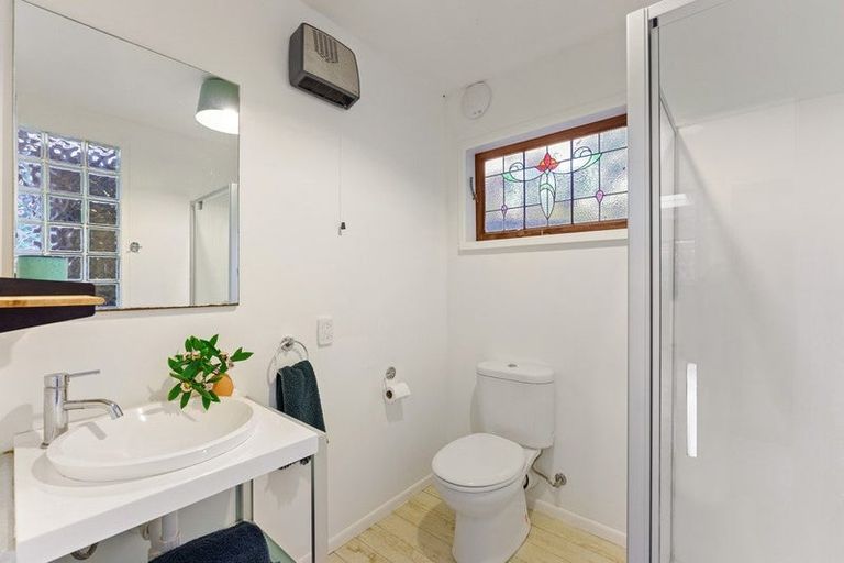 Photo of property in 52 Forest Road, Raumati South, Paraparaumu, 5032