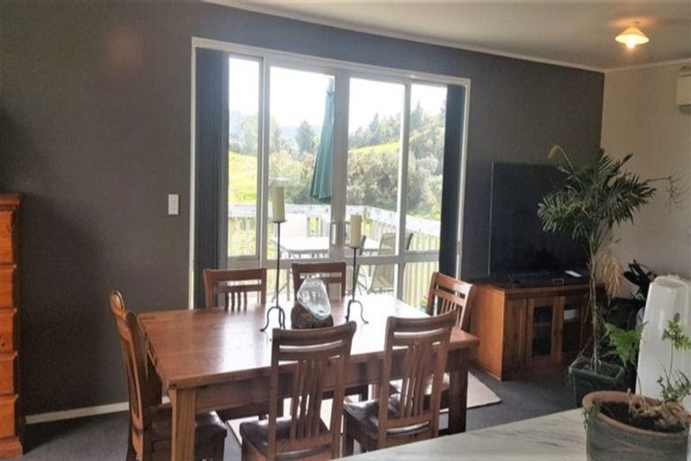 Photo of property in 37 Valley Road, Hikurangi, 0114