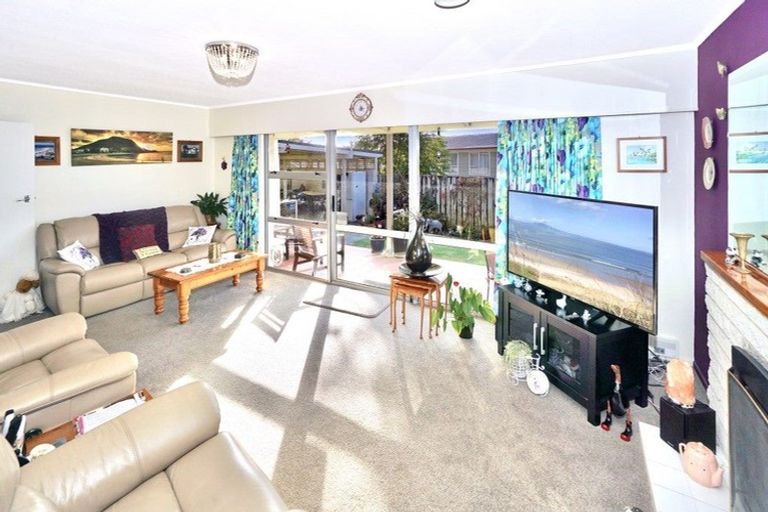 Photo of property in 11 Valley Road, Te Puke, 3119