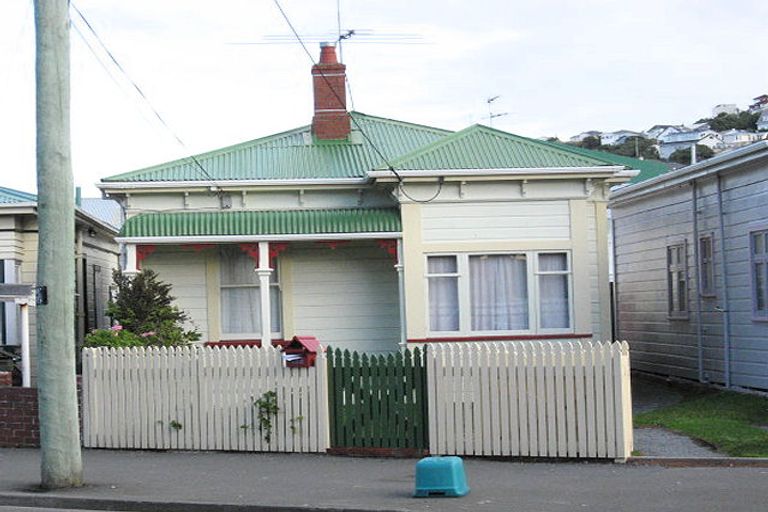 Photo of property in 108 Kilbirnie Crescent, Kilbirnie, Wellington, 6022