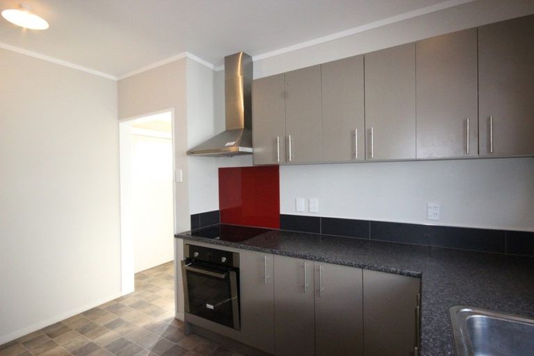 Photo of property in 11 Milverton Avenue, Hokowhitu, Palmerston North, 4410