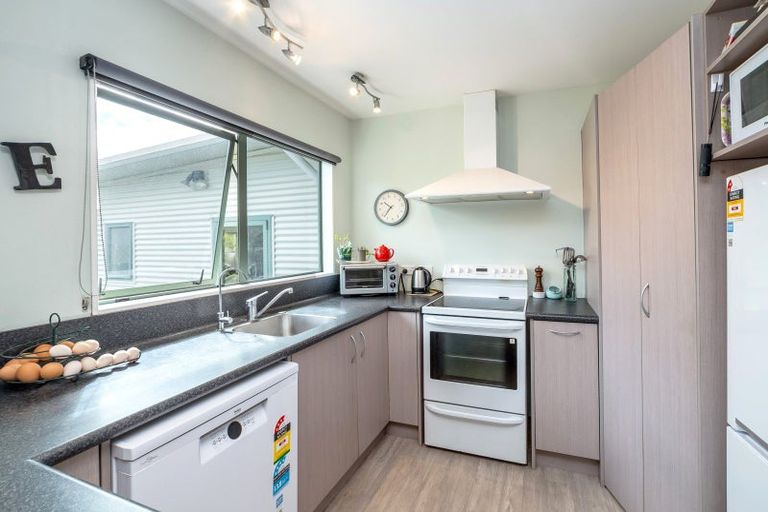 Photo of property in 12 Farrier Grove, Featherston, 5710