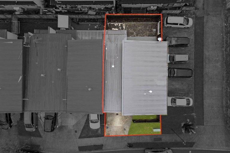 Photo of property in 20 Millcroft Lane, Ranui, Auckland, 0612