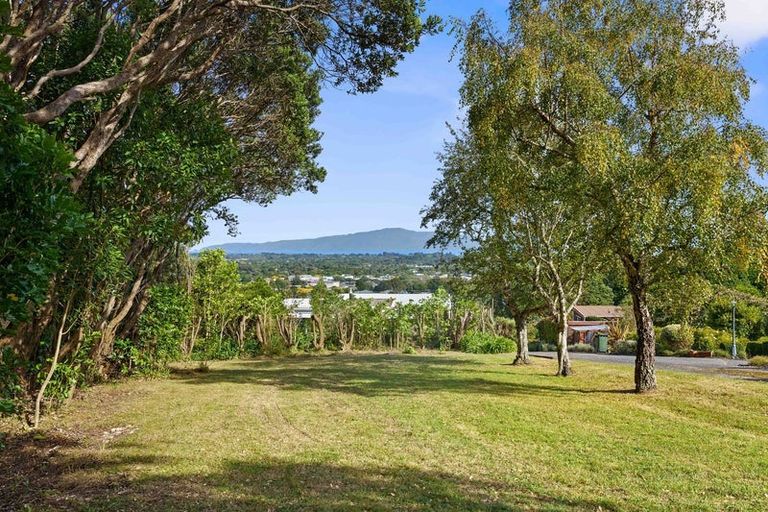 Photo of property in 33 Kakariki Grove, Waikanae, 5036