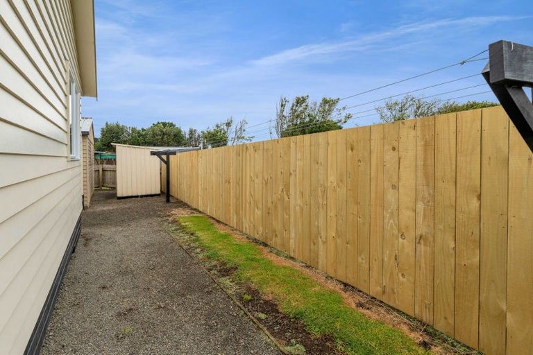 Photo of property in 75 Tauhuri Street, Manaia, 4612