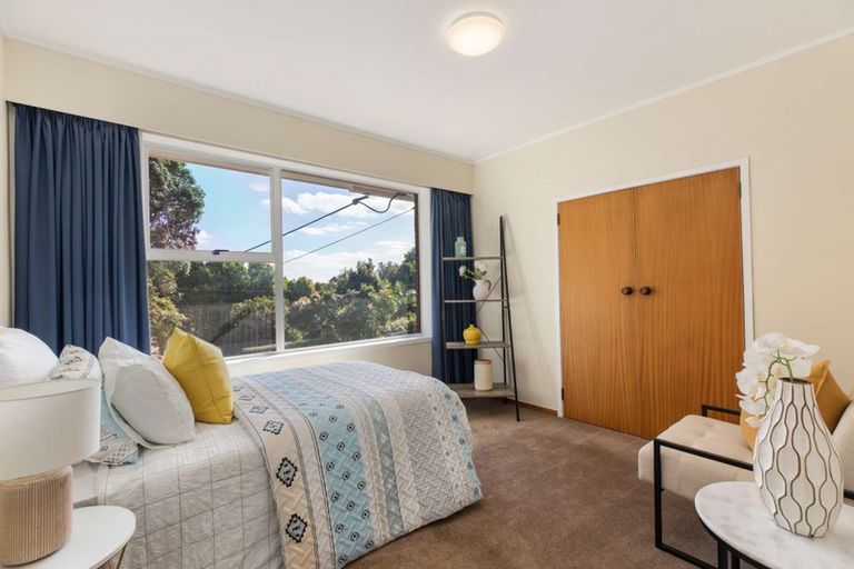 Photo of property in 11 Grassmere Road, Henderson Valley, Auckland, 0612