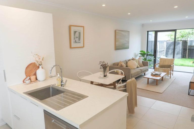 Photo of property in 12b Titoki Street, Te Atatu Peninsula, Auckland, 0610