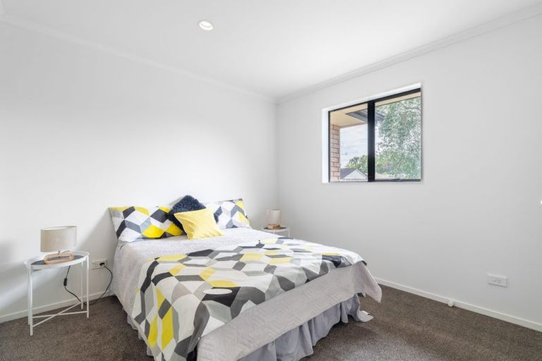 Photo of property in 14 Cade Place, Weymouth, Auckland, 2103