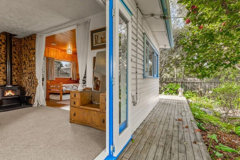 Photo of property in 32 Ferry Parade, Herald Island, Auckland, 0618