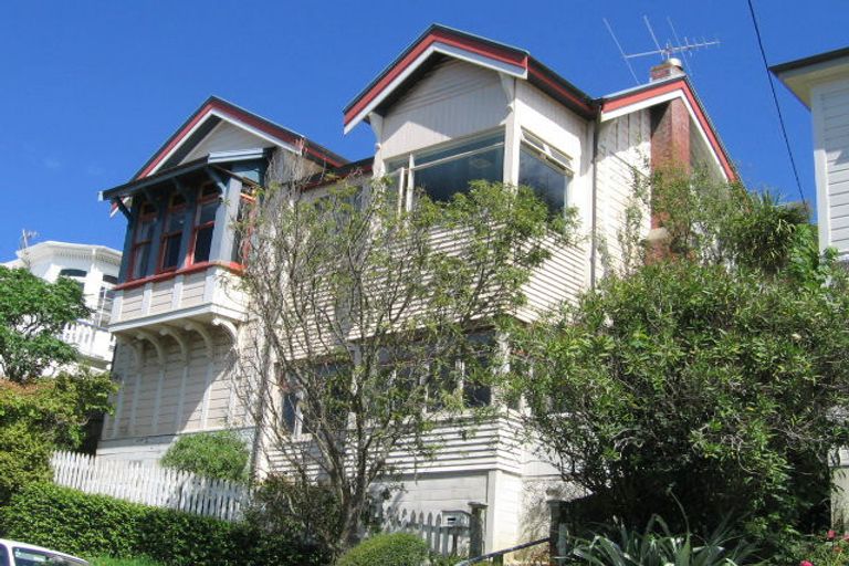 Photo of property in 16 Central Terrace, Kelburn, Wellington, 6012