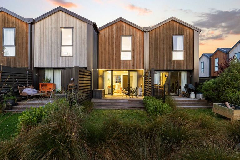 Photo of property in 2/111 Edgeware Road, St Albans, Christchurch, 8014