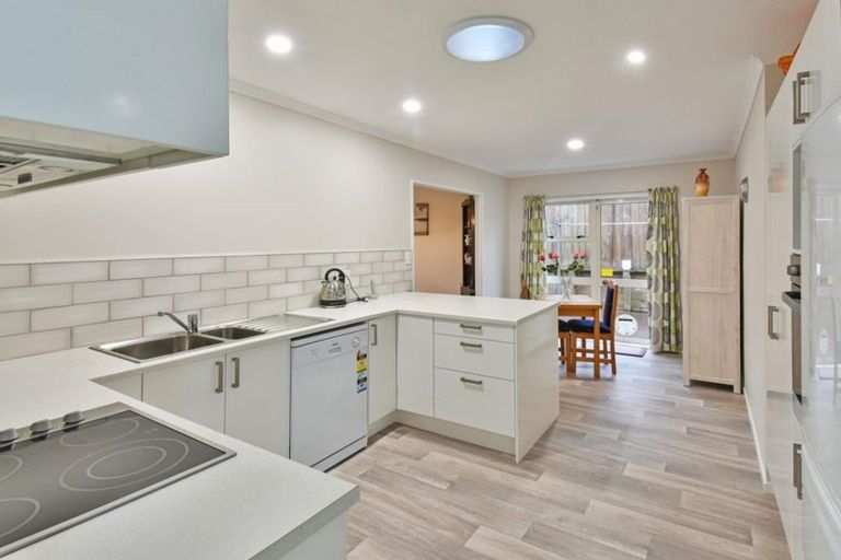 Photo of property in 20 Manara Place, The Gardens, Auckland, 2105