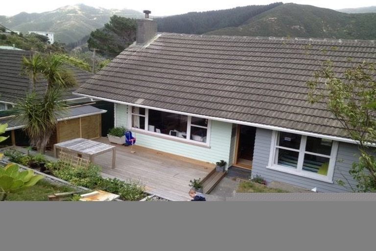 Photo of property in 16 Montreal Grove, Kingston, Wellington, 6021