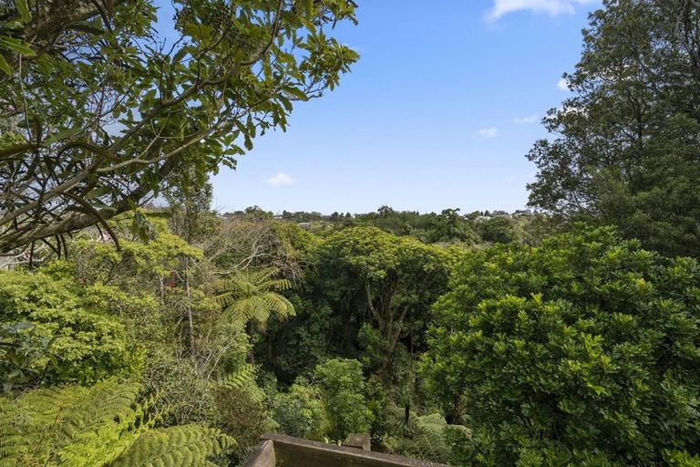 Photo of property in 12 Fairfax Terrace, Frankleigh Park, New Plymouth, 4310