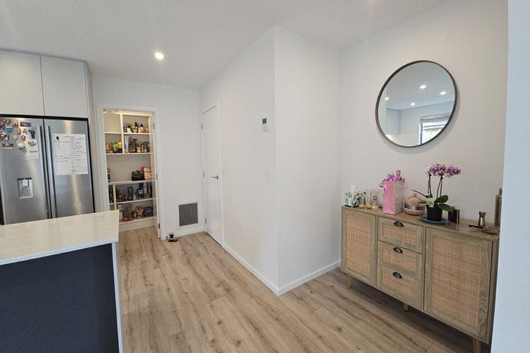 Photo of property in 33 Drysdale Road, Jacks Point, 9371