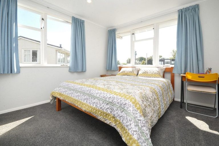 Photo of property in 74a Arimu Road, Papakura, 2110