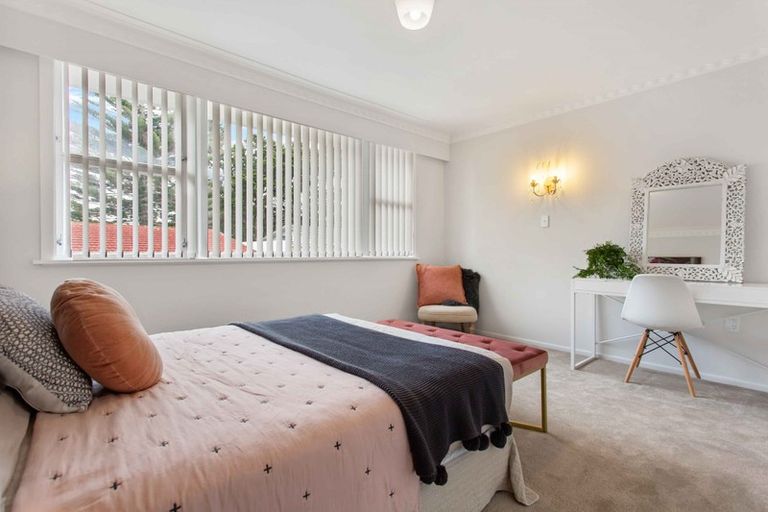 Photo of property in 3/142a Great South Road, Manurewa, Auckland, 2102