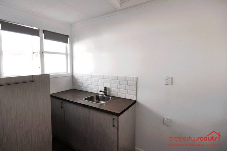 Photo of property in 16 Grant Crescent, Masterton, 5810