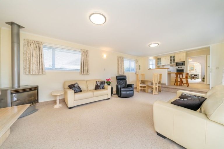 Photo of property in 5 Te Puni Grove, Elderslea, Upper Hutt, 5018